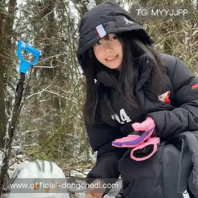 董骁荷